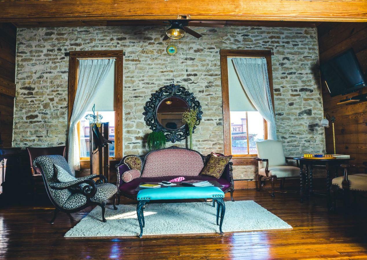 Upstairs Inn Hico Dış mekan fotoğraf